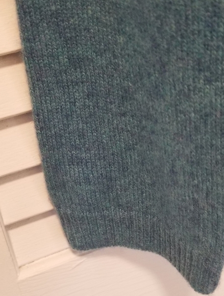 Ellen Tracy, Crewneck,  Cashmere Sweater, Large - Picture 3 of 5